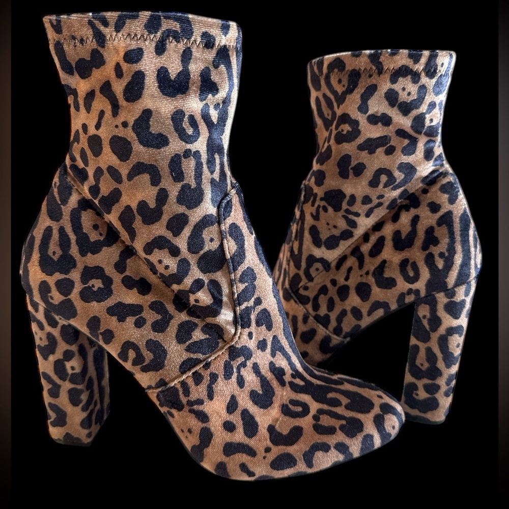 STEVE MADDEN CHEETAH PRINT SOCK BOOTIE